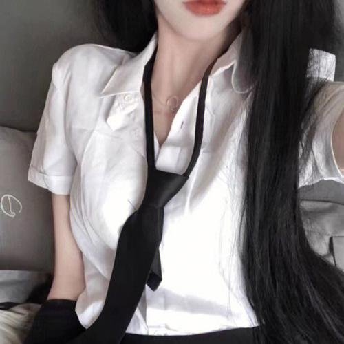 《我所知道她的二三事》封面